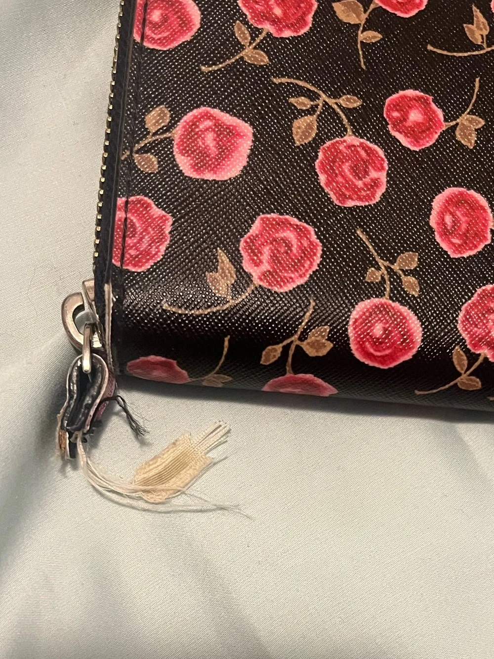 kate spade stylish zip